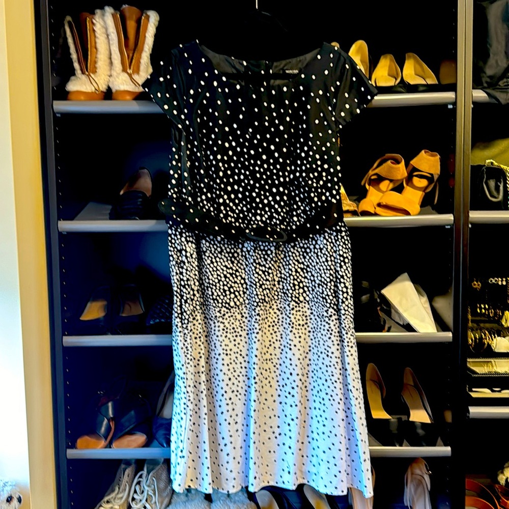 Like new! Super sweet polka dot dress